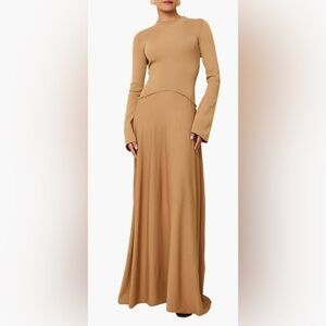 The Soglio Long Sleeve Maxi Dress
Solid & Striped NWT